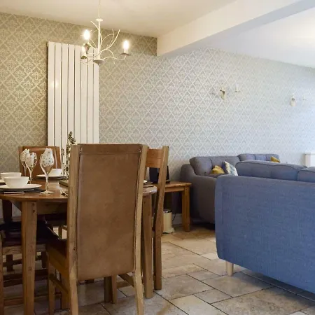 Tommy's בית נופש קזיק